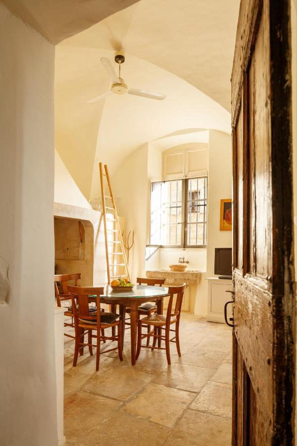 Hotel Particulier De Tingry - Pierres D'Histoire メネルブ エクステリア 写真